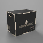 PlyoBox M Mergaux, 60 × 50 × 40 cm, logo gravé et poignée latérale